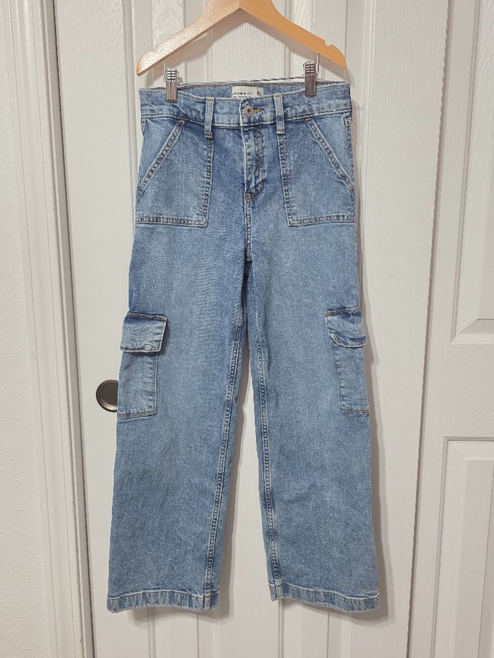 Abercrombie Kids Wide Leg Cargo Blue Jeans, Size 13/14 Short